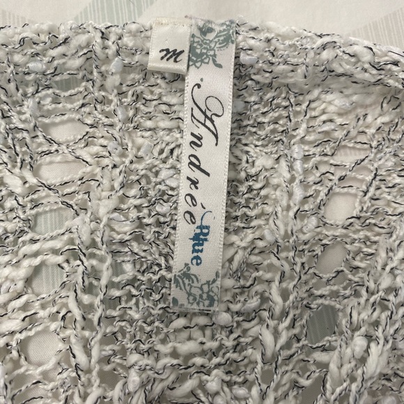 Andree Blue V neck sweater size M - Picture 4 of 4